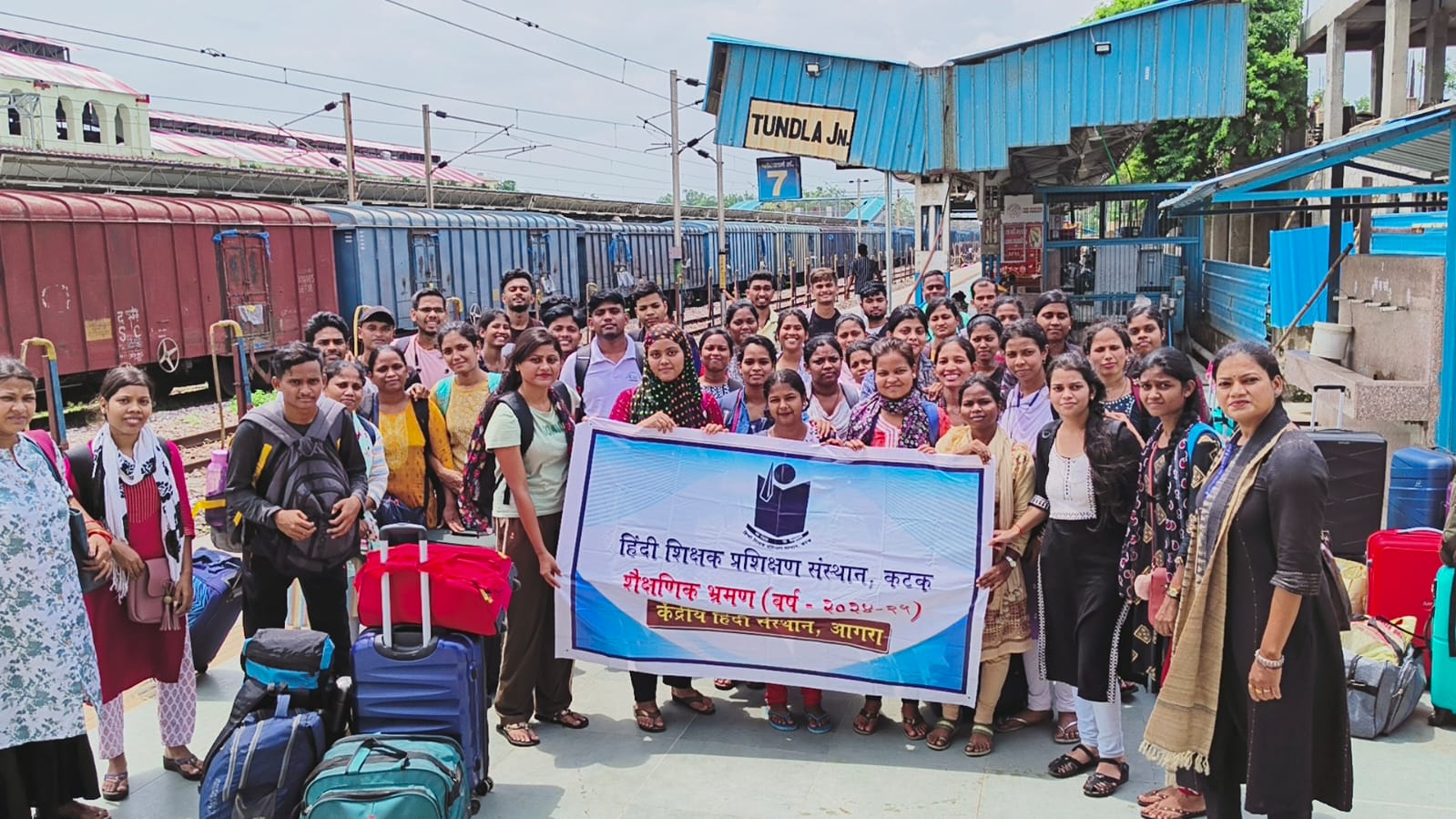 STUDY TOUR TO KENDRIYA HINDI SANSTHAN AGRA